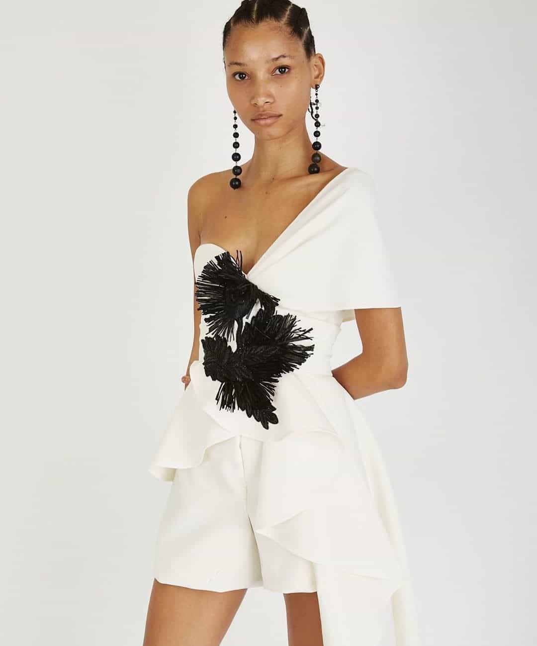 bridal-fashion-details-8 a short wedding dress with black and white details by Oscar de la Renta