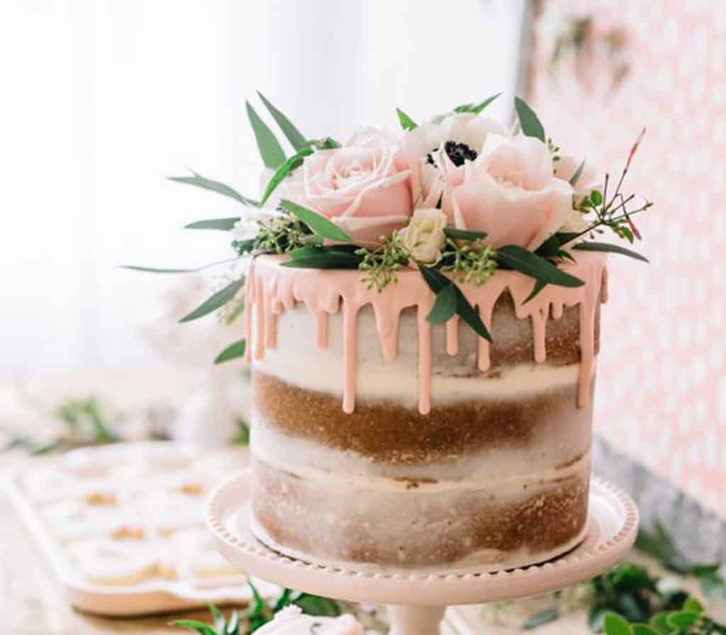 Τούρτες γάμου που στάζουν ...χρώμα!