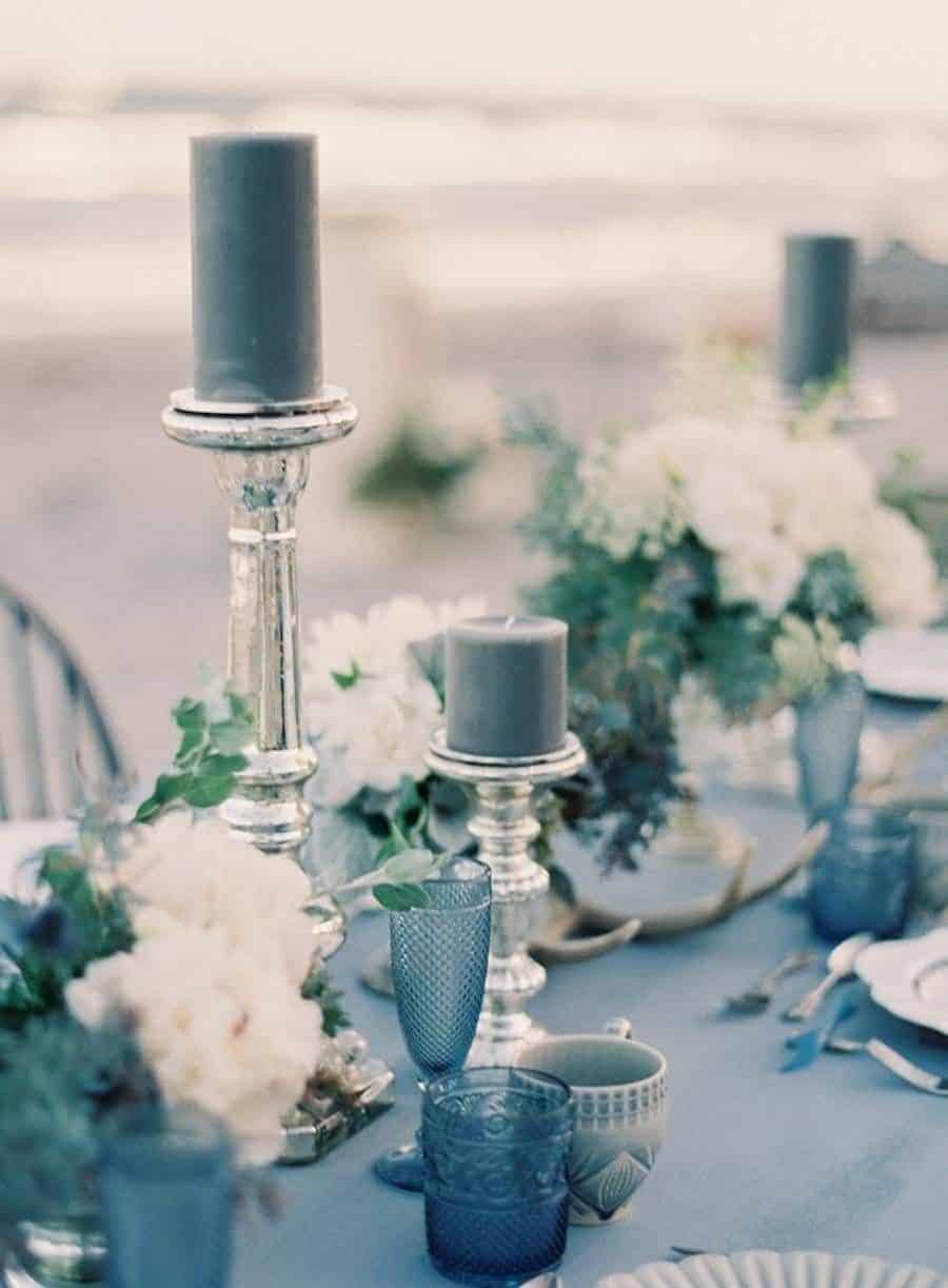 dusty blue candles for the wedding dinner
