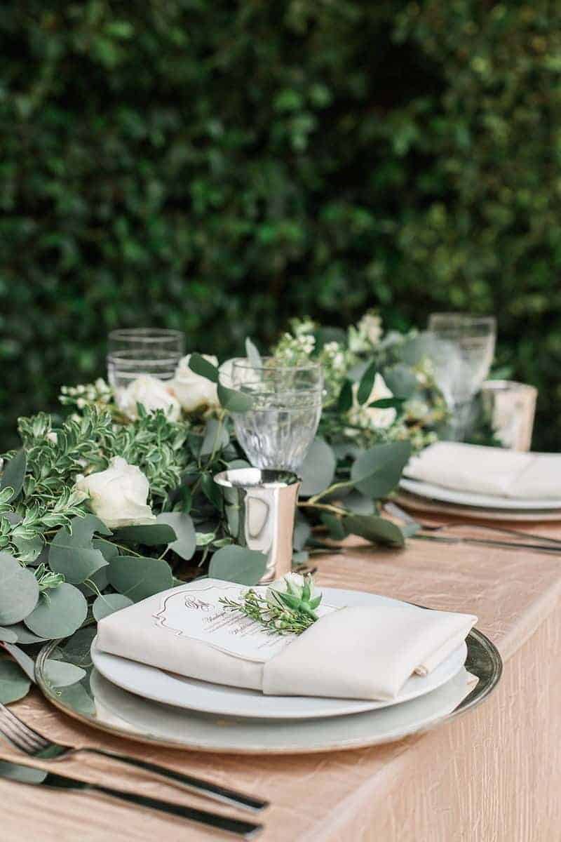 wedding-decoration-green-5 wedding table decoration in dusty green colours