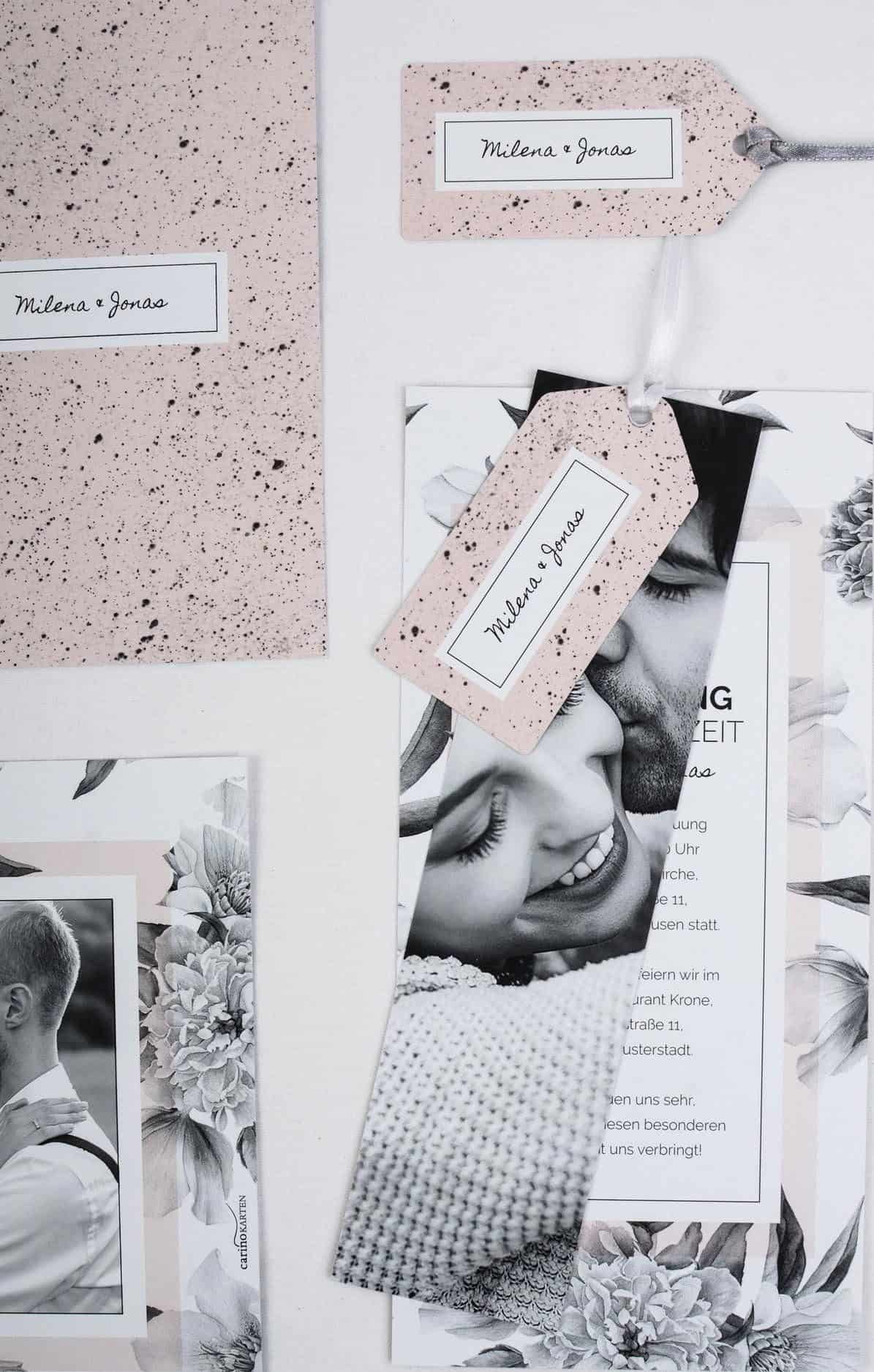 γαμήλια πρόσκληση με μαυρόασπρη φωτογραφία