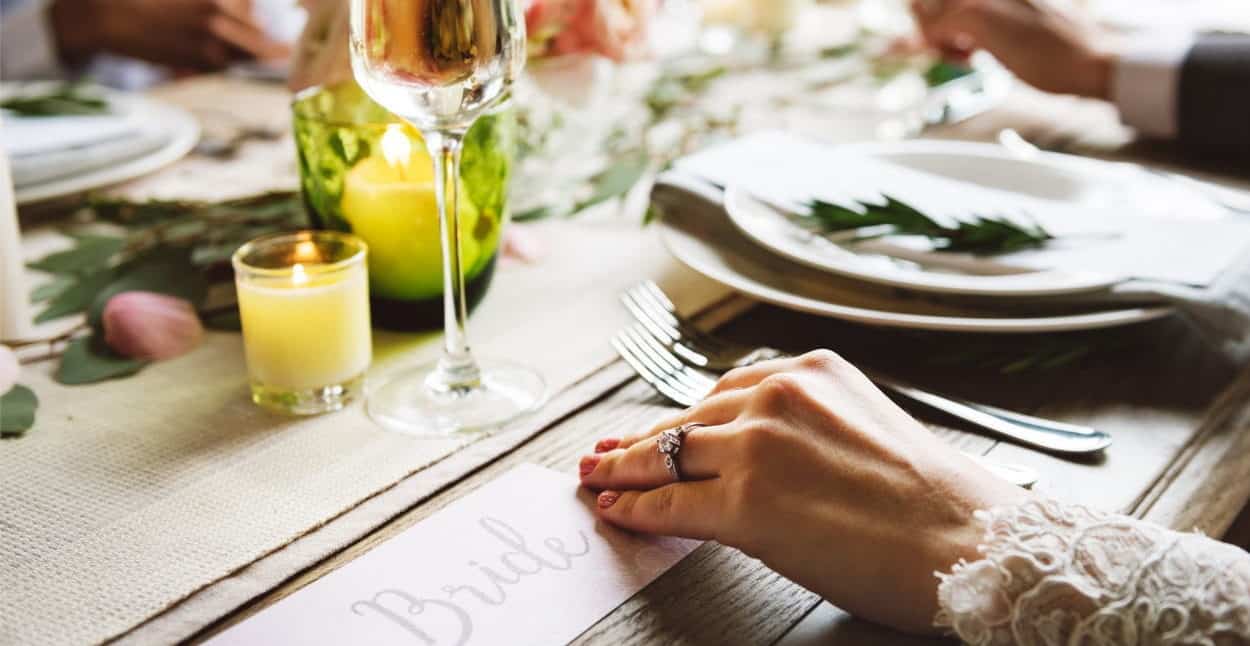η θέση της νύφης στο γαμήλιο δείπνο