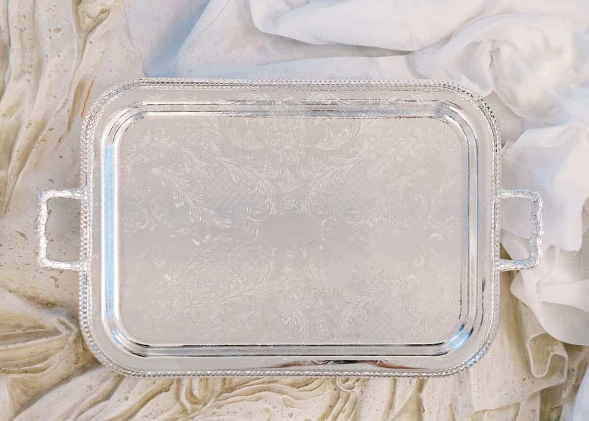 Silver decorative tray for weddings, by Yiotis Jewllery.